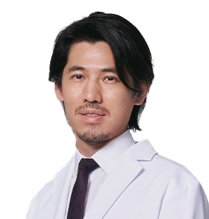 銀座院院長 日本形成外科学会認定指導医 牧野 陽二郎