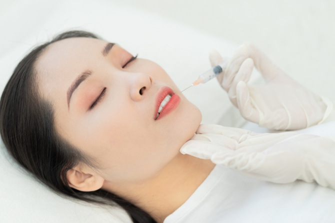 脂肪吸引よりリスクが低く、脂肪溶解注射より確実な痩身