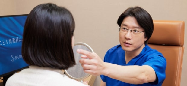 極細針で痛み・腫れに配慮。もちろん追加費用は不要です